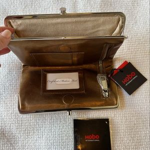 HOBO brown/bronz leather Wallet large.
